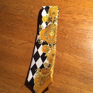 Designer tie